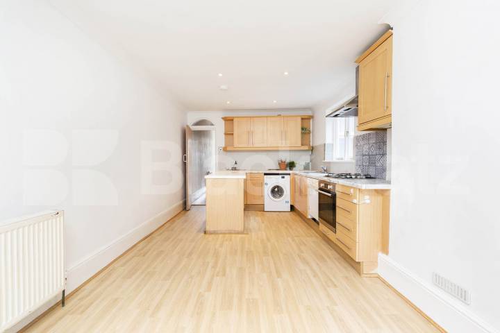 4 bedroom, 2 reception house located near Muswell Golf Club  Pembroke Road, Muswell Hill 