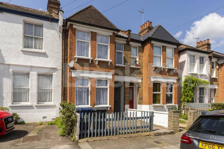 4 bedroom, 2 reception house located near Muswell Golf Club  Pembroke Road, Muswell Hill 