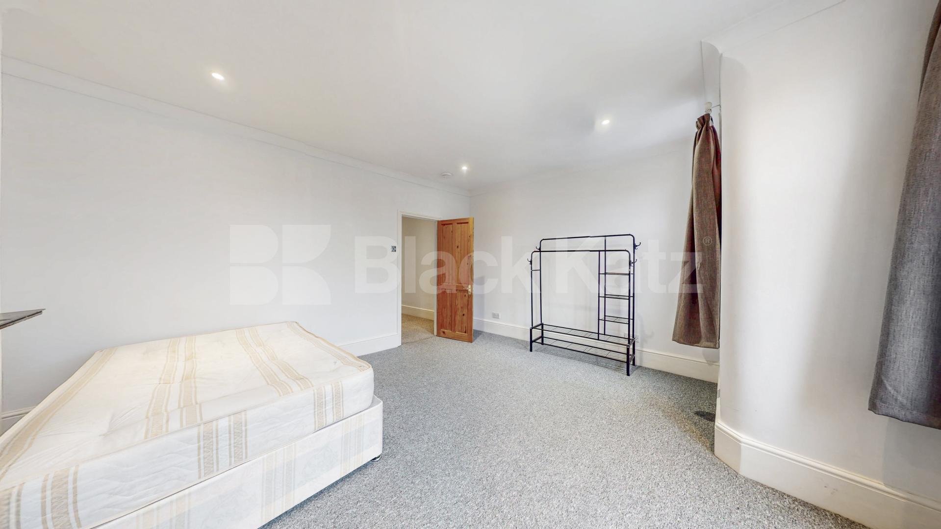 Super 5 double bedroom recently refurbished house with garden in Muswell Hill Pembroke Road , Muswell Hill