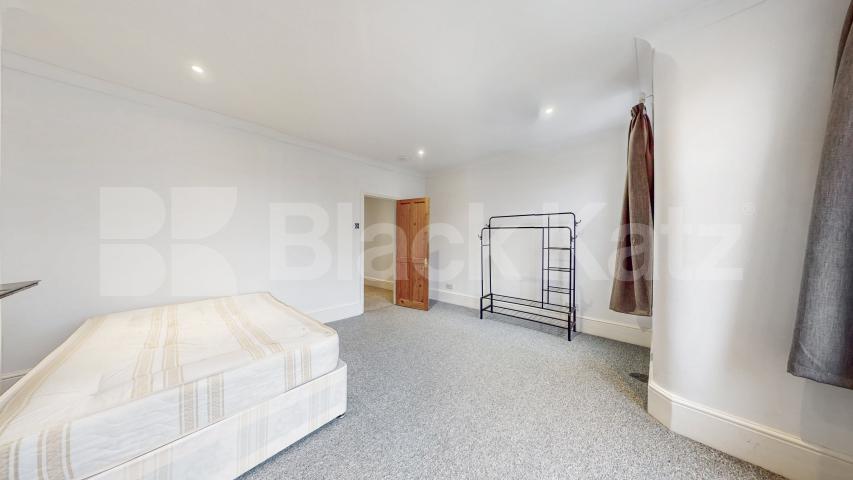 Super 5 double bedroom recently refurbished house with garden in Muswell Hill Pembroke Road , Muswell Hill