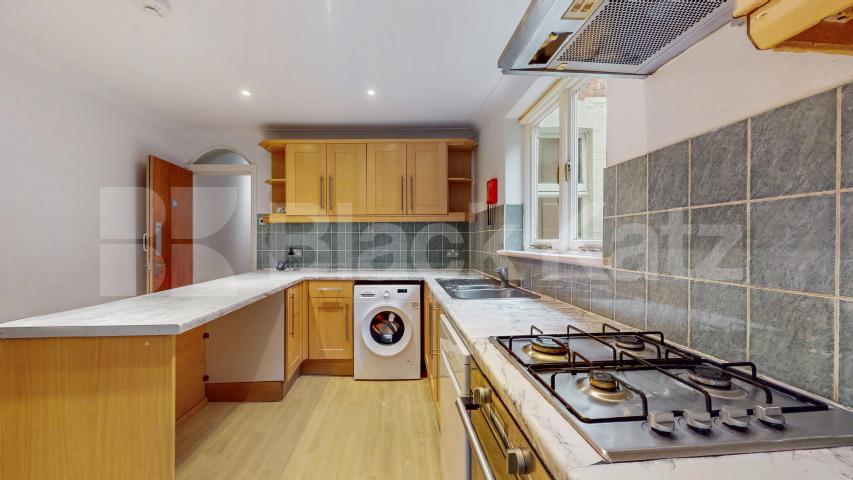 Super 5 double bedroom recently refurbished house with garden in Muswell Hill Pembroke Road , Muswell Hill