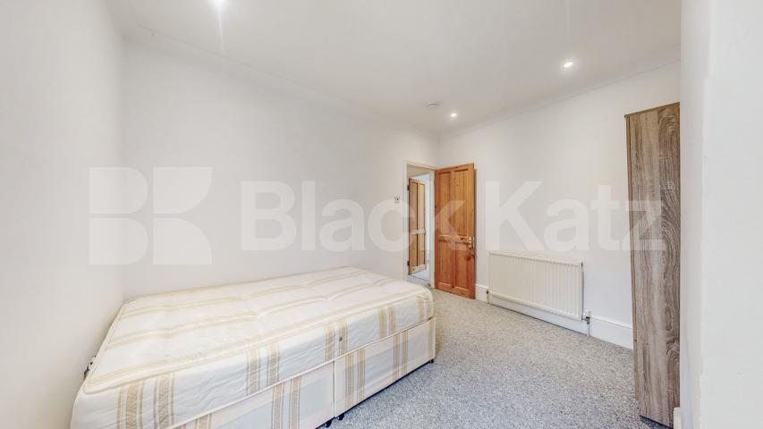 Super 5 double bedroom recently refurbished house with garden in Muswell Hill Pembroke Road , Muswell Hill