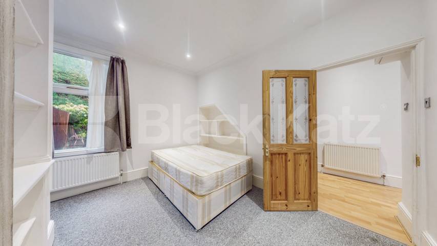 Super 5 double bedroom recently refurbished house with garden in Muswell Hill Pembroke Road , Muswell Hill