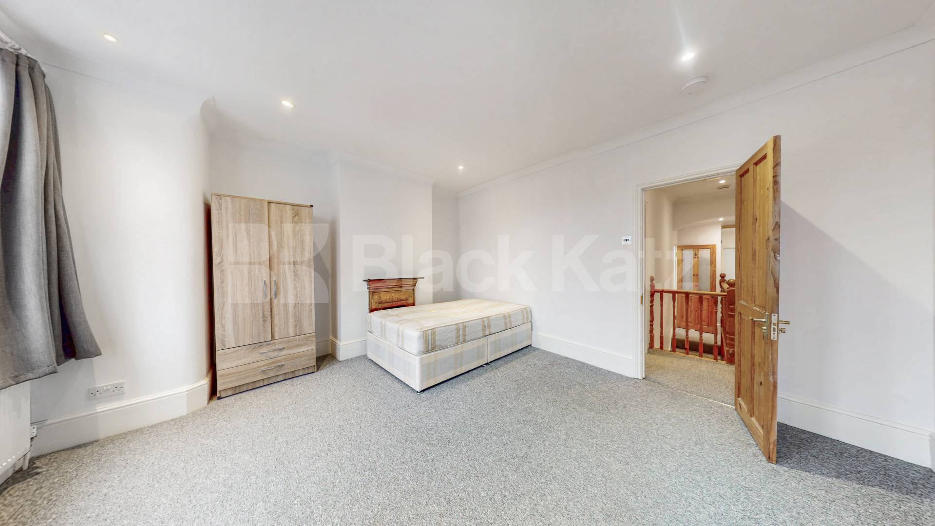 Super 5 double bedroom recently refurbished house with garden in Muswell Hill Pembroke Road , Muswell Hill