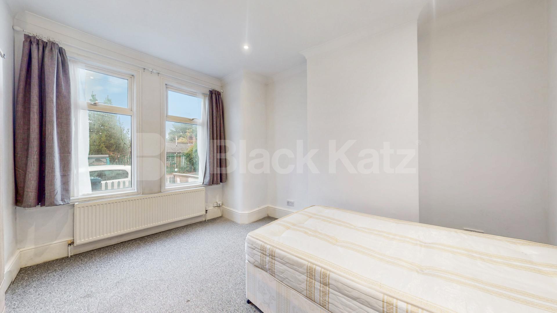 Super 5 double bedroom recently refurbished house with garden in Muswell Hill Pembroke Road , Muswell Hill
