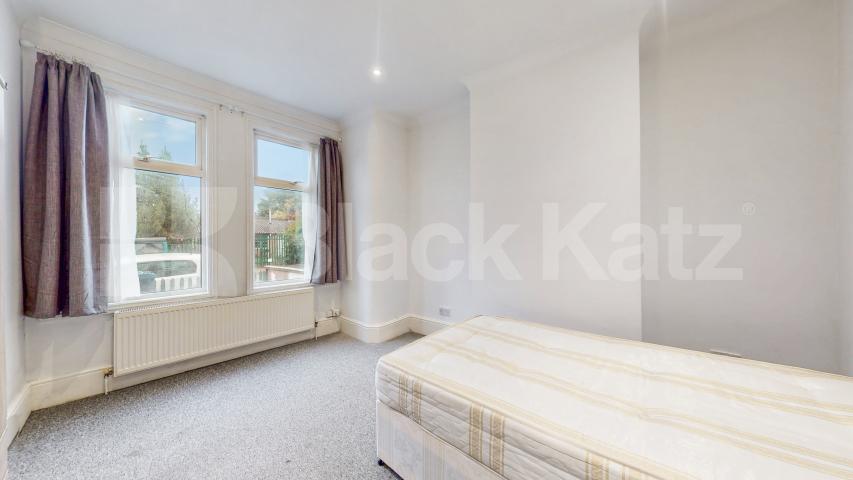 Super 5 double bedroom recently refurbished house with garden in Muswell Hill Pembroke Road , Muswell Hill