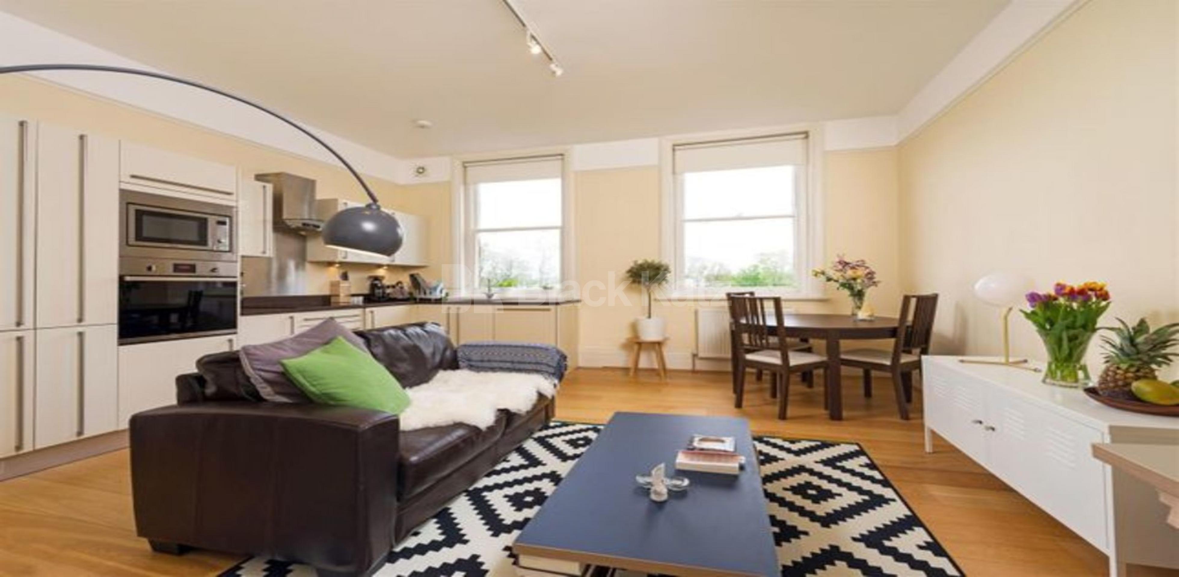 			MINUTES TO HIGH GATE TUBE , 2 Bedroom, 1 bath, 1 reception Flat			 Shepherds Hill, HIGHGATE N6