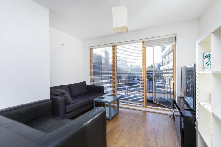 Modern 2 bedroom 2 bathroom property with large Balcony  Mildmay Avenue , Newington Green 