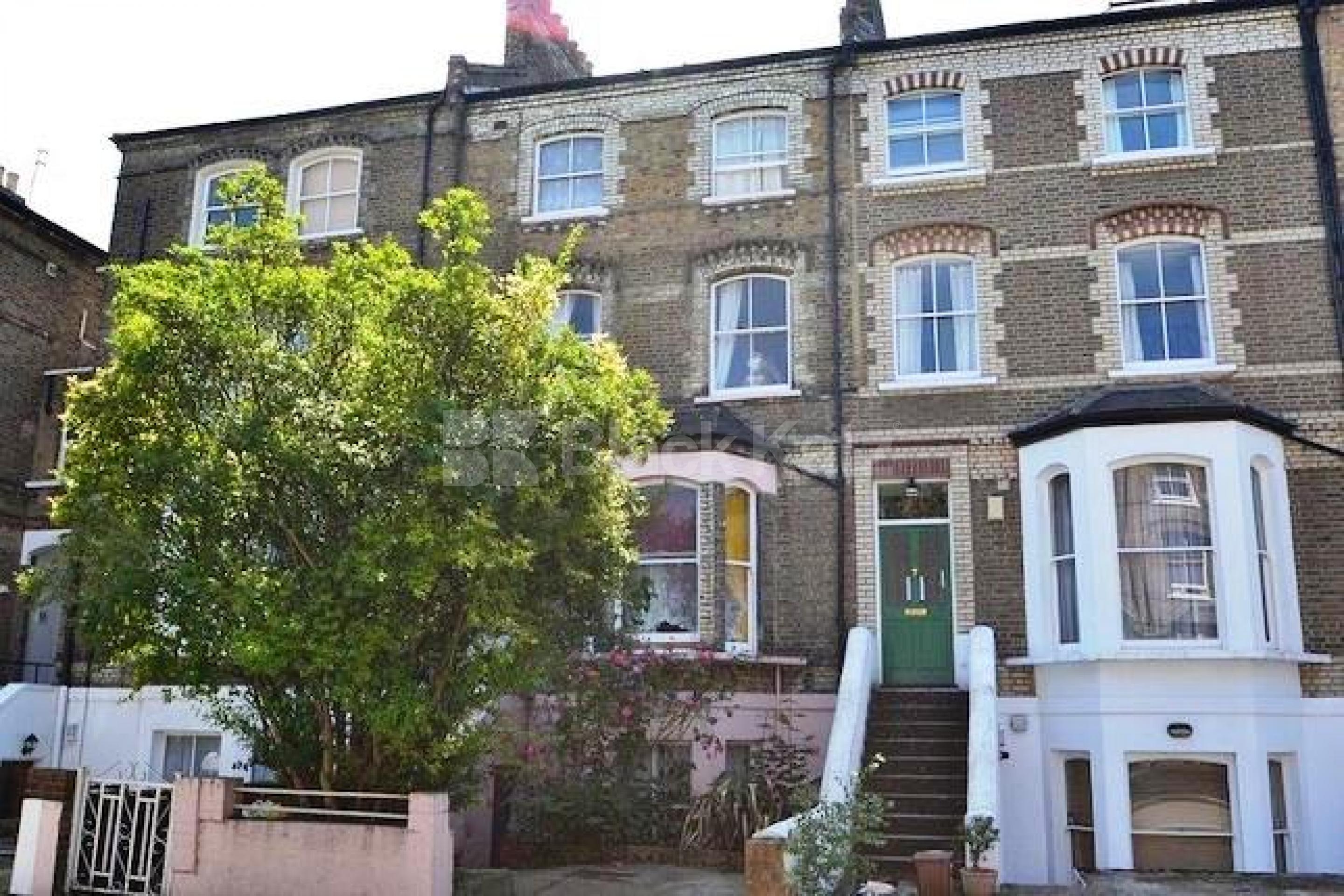 			NEW INSTRUCTION!, 2 Bedroom, 1 bath, 1 reception Flat			 Tufnell Park Road, TUFNELL PARK N7