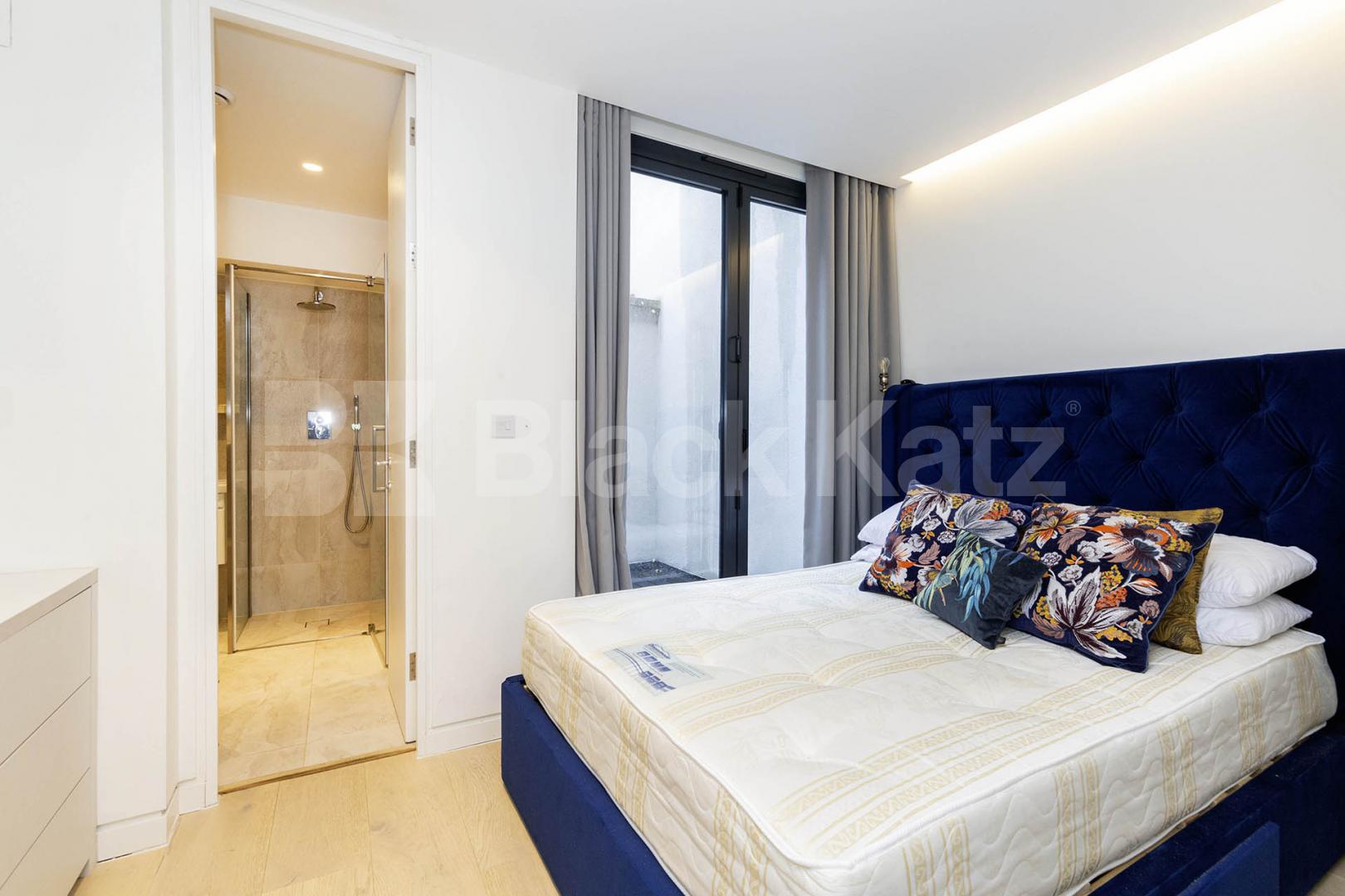 Stunning 3 bed 2 bath house split over 3 floors with a patio area.  Arco Walk, Highgate Road, Kentish Town