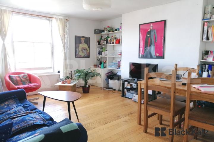 Charming two bedroom two bathroom flat with study room Hayter Road, Brixton Hill
