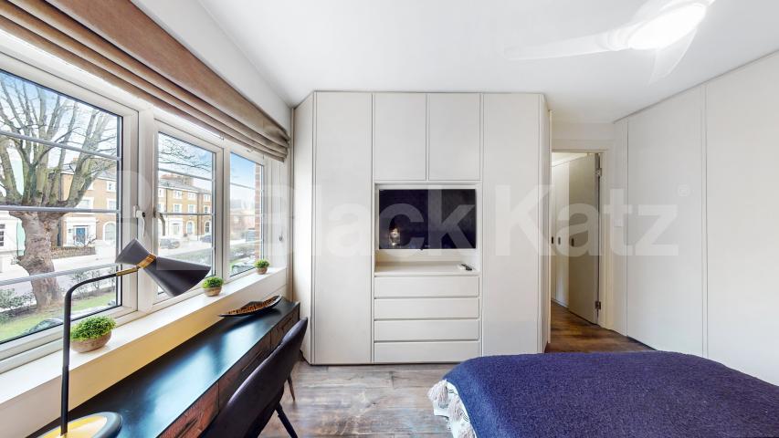 We are proud to present this stunning one bedroom apartment in a luxury Kensington mansion block that is inclusive of heating and hot water bills Pembroke Road, London, W8,  London