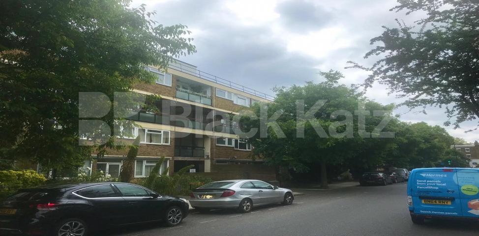 			LET , 3 Bedroom, 1 bath, 1 reception Apartment			 St. Georges Road , Lambeth North / Southwark 