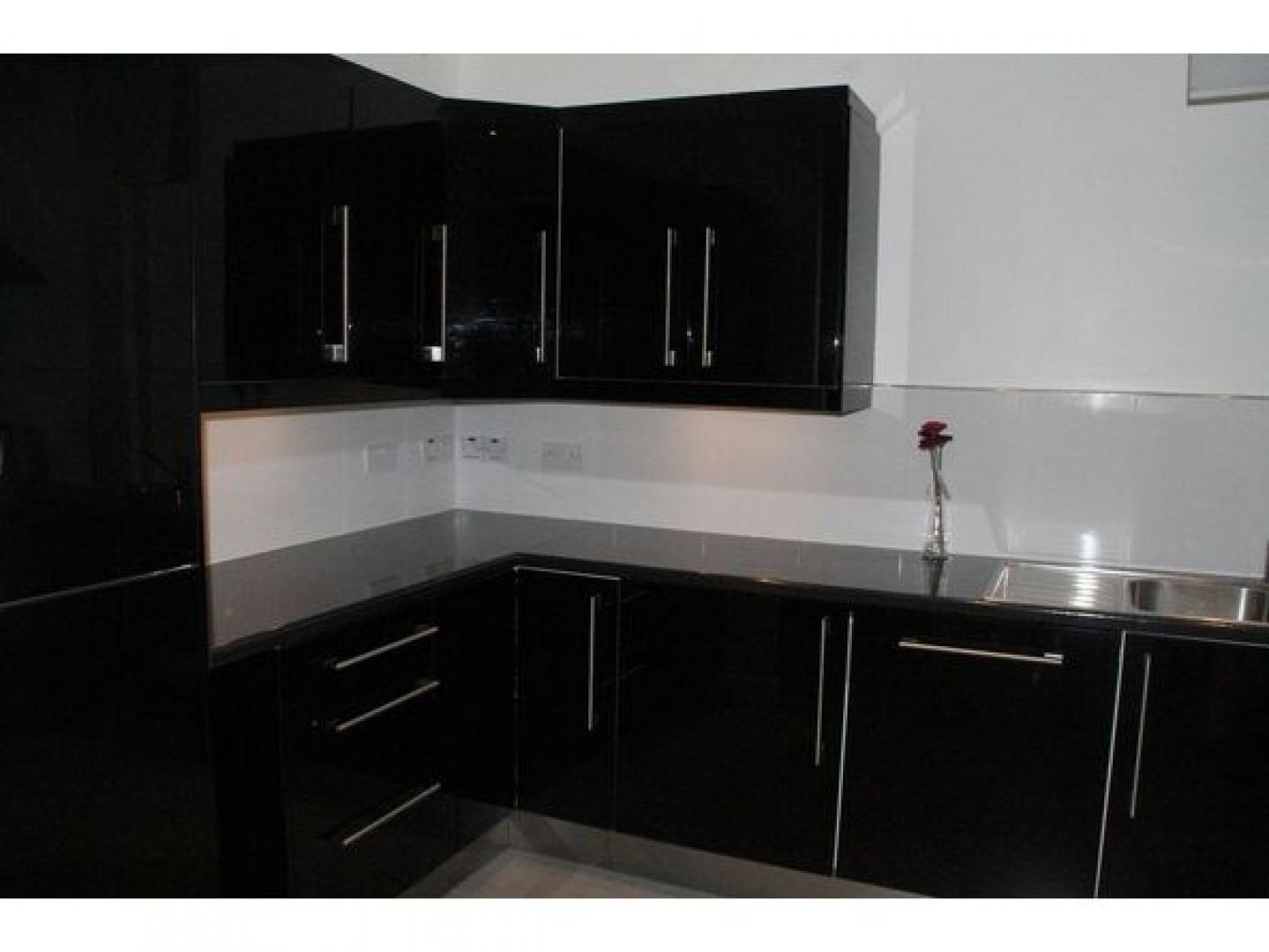 			NEW INSTRUCTION, 2 Bedroom, 1 bath, 1 reception Flat			 Brook Road, DOLLIS HILL/GLADSTONE PARK