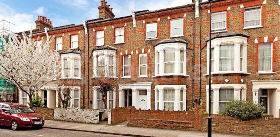 			NEW INSTRUCTION & GOOD FOR SHARERS! , 1 Bedroom, 1 bath, 1 reception Flat			 BRAVINGTON ROAD, QUEENS PARK WESTBOURNE PARK