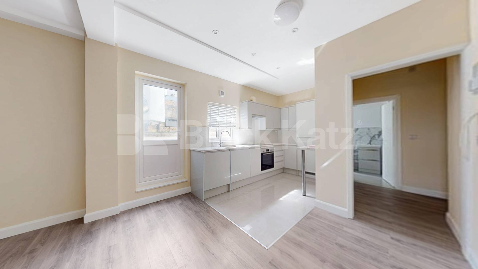 Spacious Newly Refurbished 2 Bedroom Luxury Apartment  Tottenham Court Road, Euston