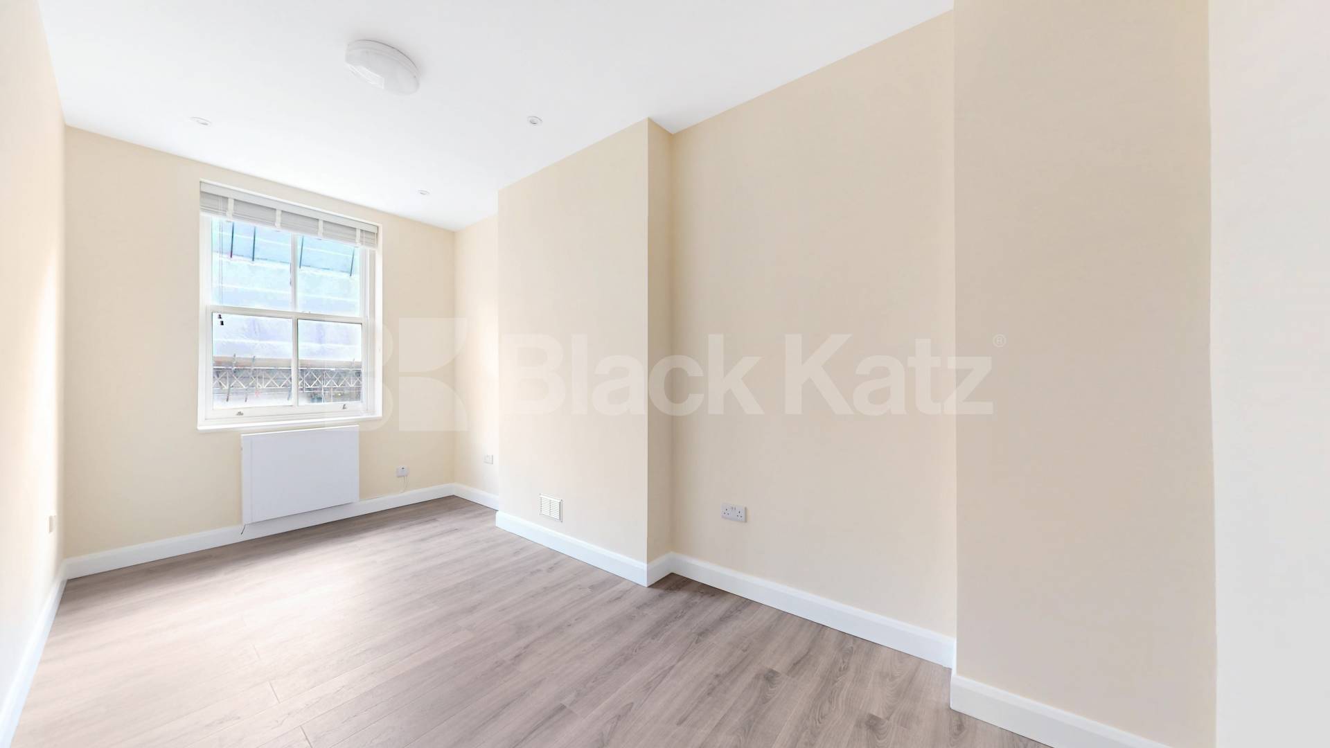 Spacious Newly Refurbished 2 Bedroom Luxury Apartment  Tottenham Court Road, Euston