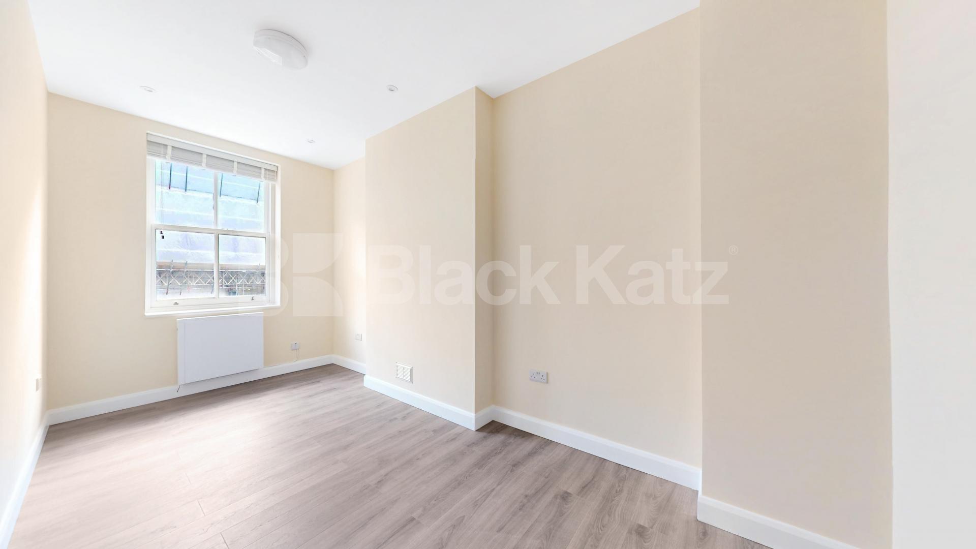 Spacious Newly Refurbished 2 Bedroom Luxury Apartment  Tottenham Court Road, Euston