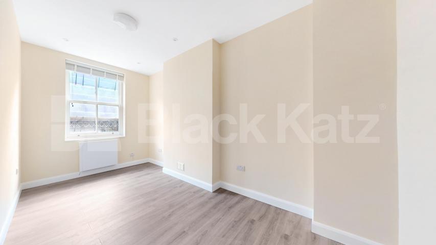 Spacious Newly Refurbished 2 Bedroom Luxury Apartment  Tottenham Court Road, Euston