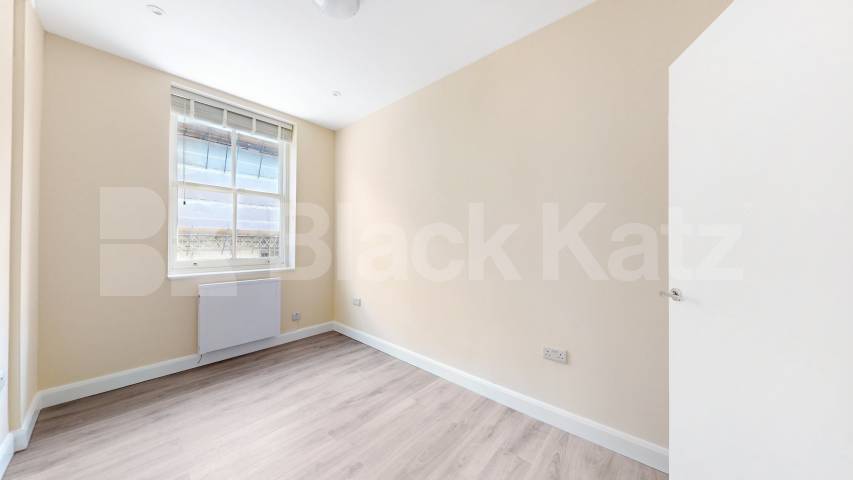 Spacious Newly Refurbished 2 Bedroom Luxury Apartment  Tottenham Court Road, Euston