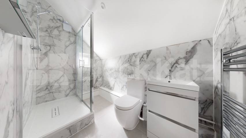Spacious Newly Refurbished 2 Bedroom Luxury Apartment  Tottenham Court Road, Euston
