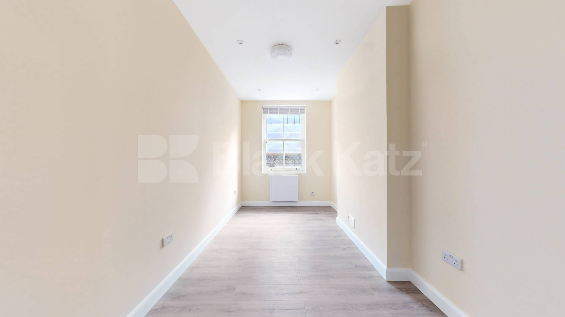 Spacious Newly Refurbished 2 Bedroom Luxury Apartment  Tottenham Court Road, Euston