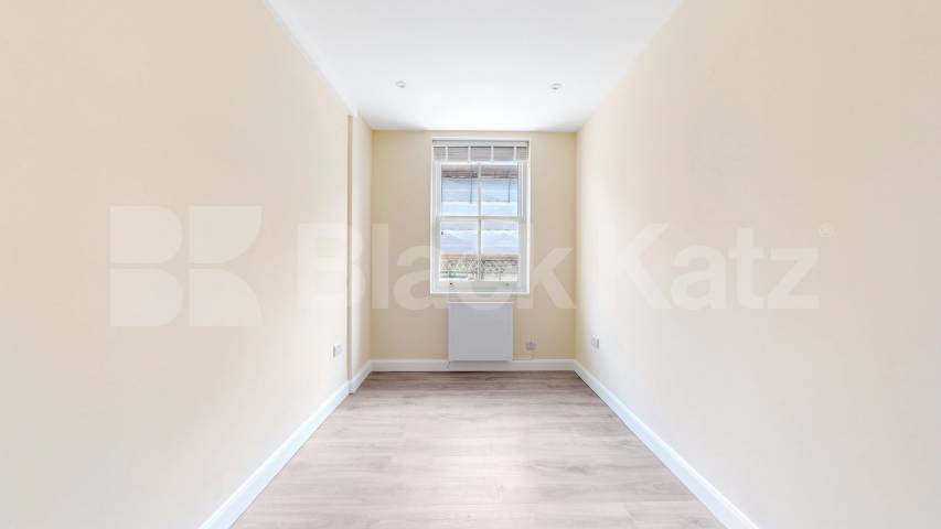 Spacious Newly Refurbished 2 Bedroom Luxury Apartment  Tottenham Court Road, Euston