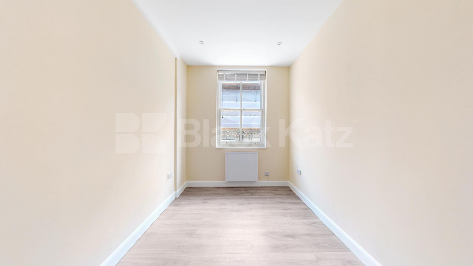 Spacious Newly Refurbished 2 Bedroom Luxury Apartment  Tottenham Court Road, Euston