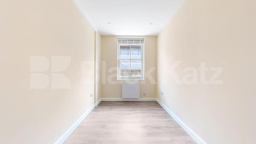 Spacious Newly Refurbished 2 Bedroom Luxury Apartment  Tottenham Court Road, Euston