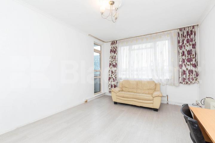 3 double bedroom apartment with balcony and inclusive of heating and hot water Collier Street, Angel / Kings Cross
