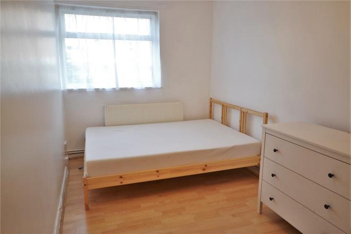 			UNDER OFFER , 4 Bedroom, 1 bath, 1 reception Flat			 Tarling Road, EAST FINCHLEY