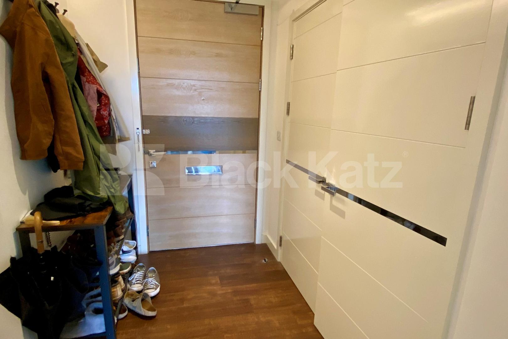 Flooded with natural light & boasting size, quality & location Royal Victoria Gardens Whitling Way, Surrey Quays