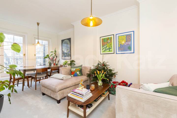 Stunning two double bedroom flat in prime location backing on to Regents Park Albany Street, Regents Park