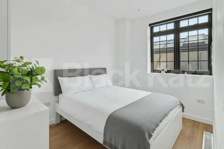 A spacious and well-presented split-level apartment situated on the sought-after Oaklands Road, NW2 Oaklands Road, Lancia House, NW2,  Lancia House