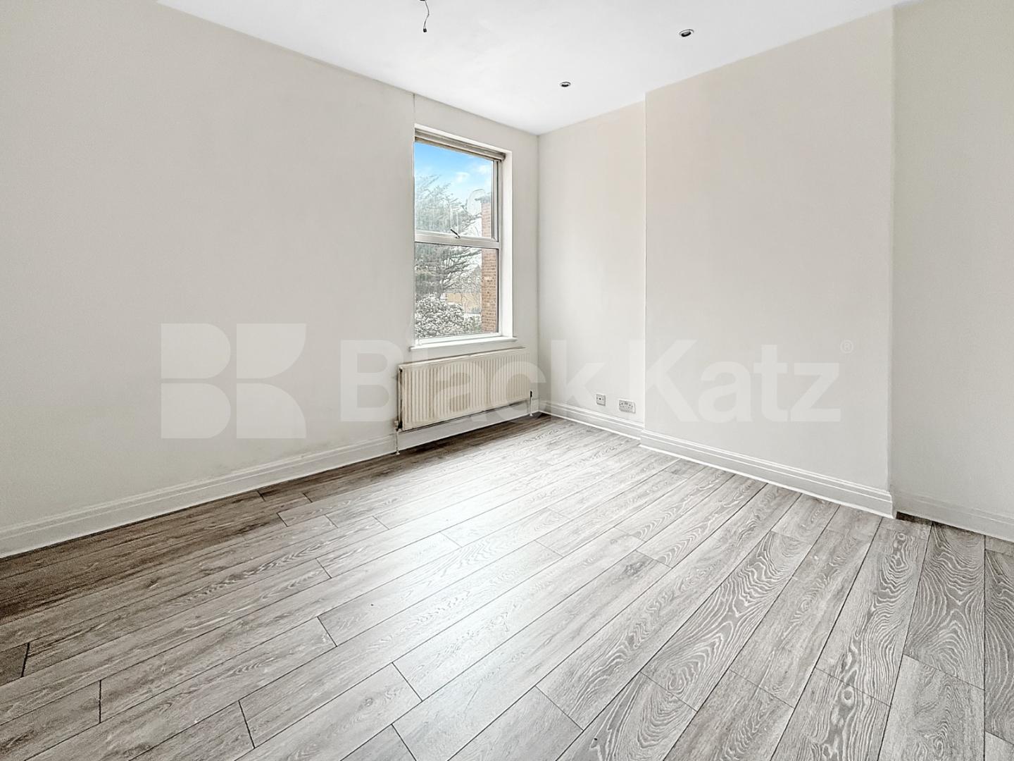 A well-presented self-contained studio apartment available to rent in the sought-after area of Harlesden Gardens, NW10.This bright and spacious studio offers comfortable open-plan living, featuring a modern fitted kitchen and a private bathroom, maki Harlesden Gardens, London, NW10,  London