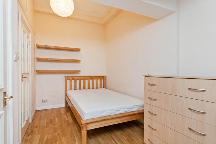 			NEW INSTRUCTION (three bathrooms, private garden), 3 Bedroom, 1 bath, 1 reception Flat			 Dyne Road, KILBURN