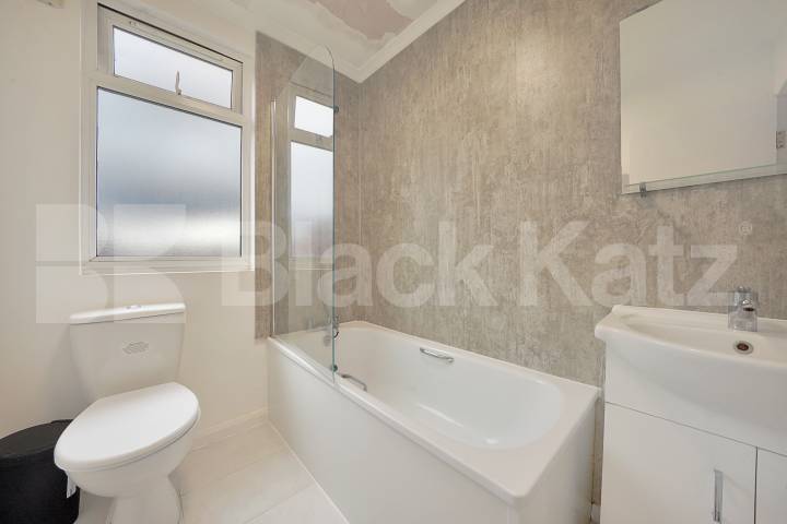 			3 Bedroom, 2 bath, 1 reception 			 Priory Terrace,  London  NW6