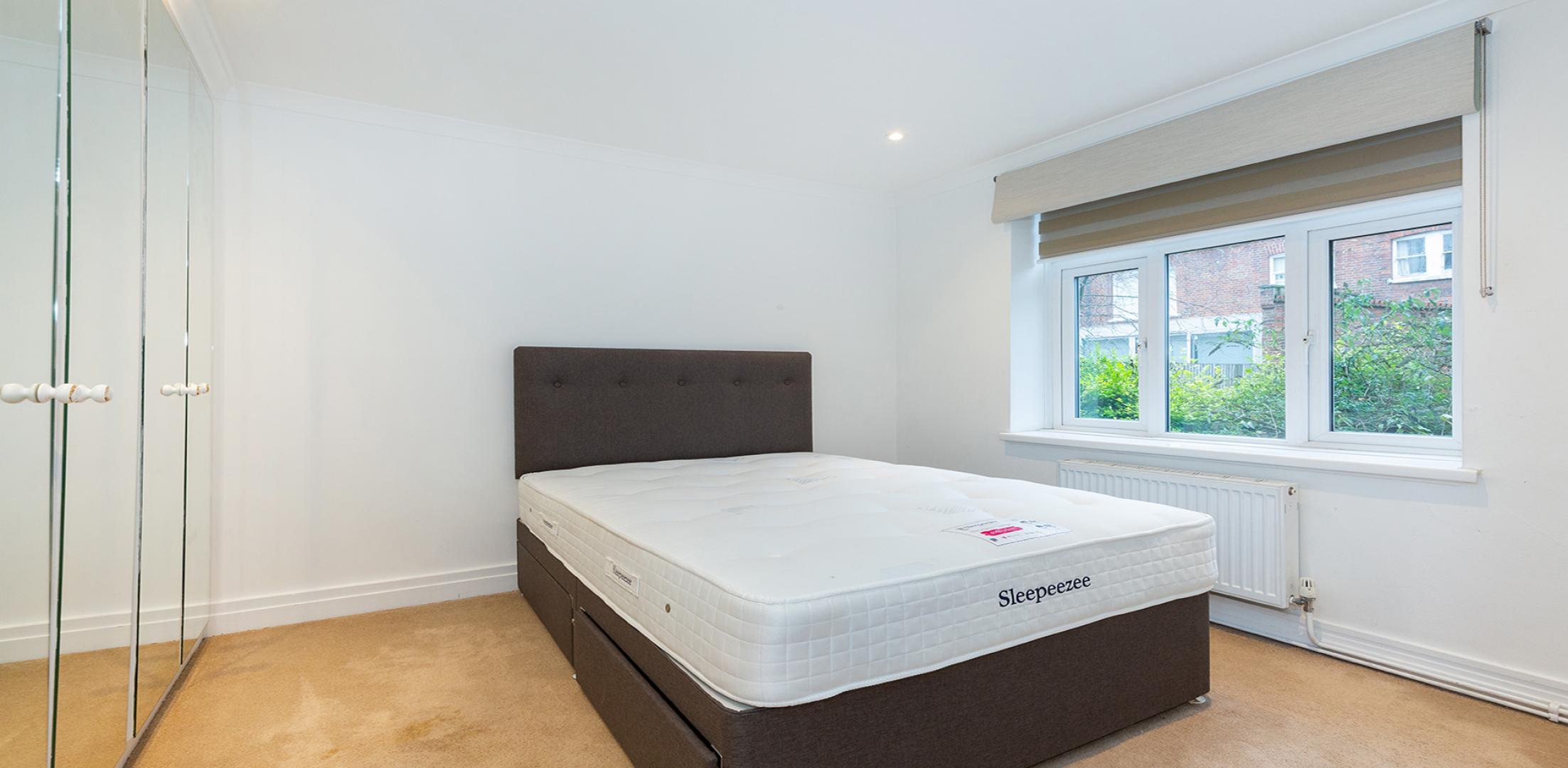 			2 Bedroom, 1 bath, 1 reception Apartment			 Belsize Grove, BELSIZE PARK