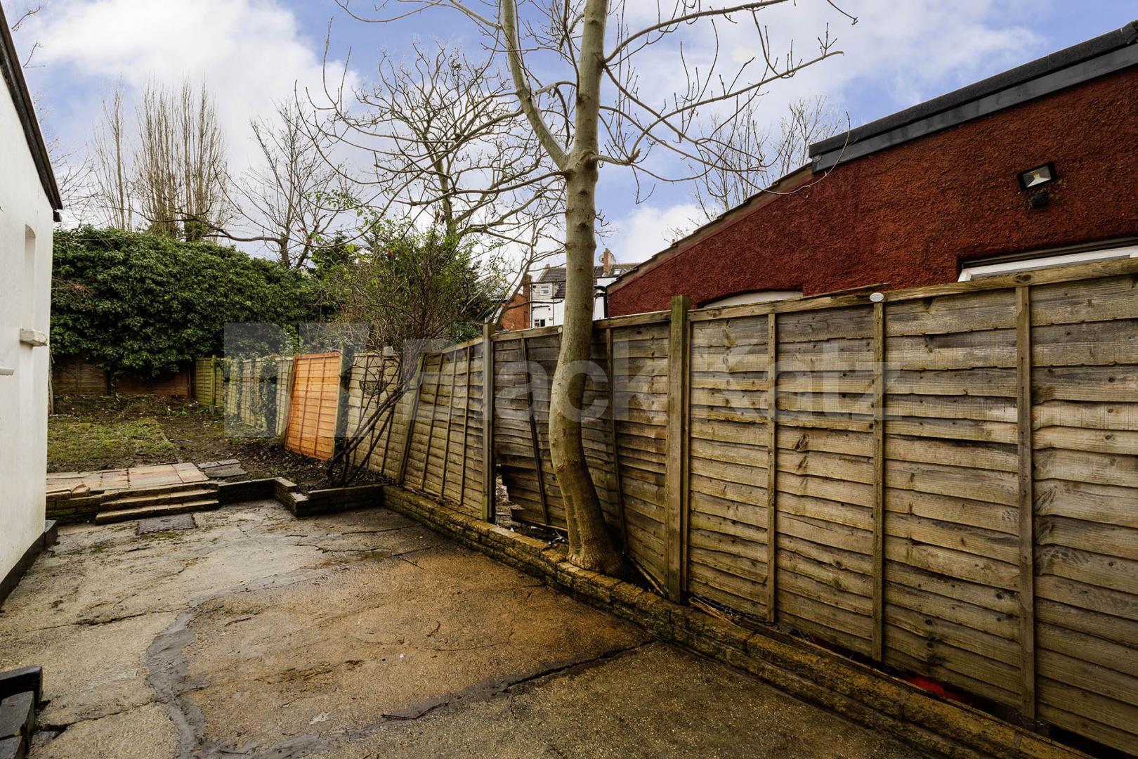 We are delighted to offer this lovely 1-bedroom apartment situated in a well-maintained period conversion in the sought-after area of Willesden Green Chichele Road, London, NW2,  London