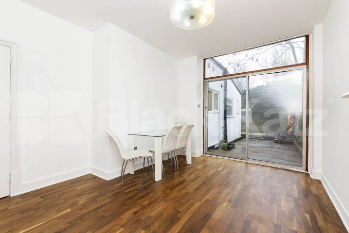 We are delighted to offer this lovely 1-bedroom apartment situated in a well-maintained period conversion in the sought-after area of Willesden Green Chichele Road, London, NW2,  London