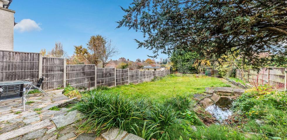 			3 Bedroom, 1 bath, 1 reception House			 Netherlands Road, East Barnet Village / Oakleigh Park