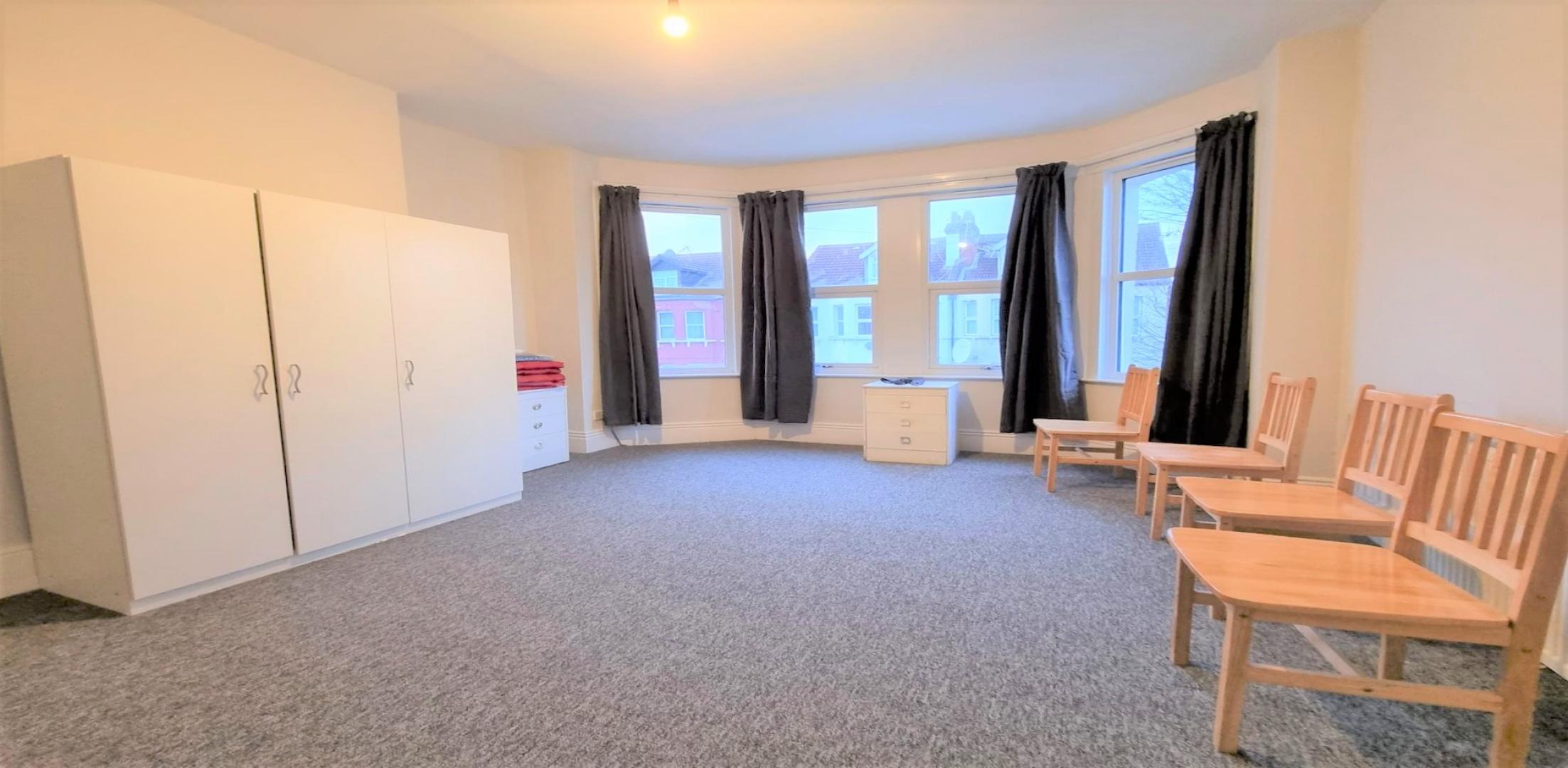 			3 Bedroom, 1 bath, 1 reception Flat			 Ash Grove, Cricklewood 