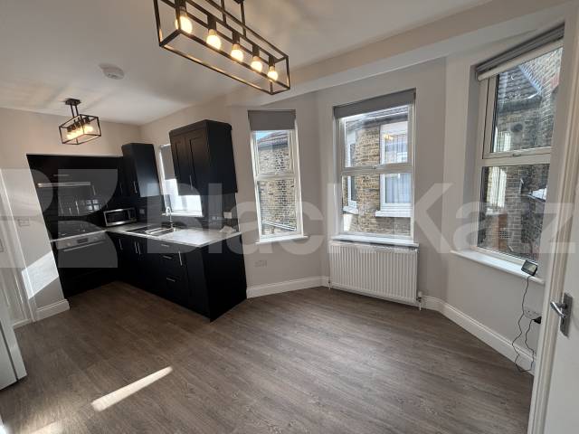 Larger than average & completely refurbished throughout Trundleys Road , Surrey Quays 