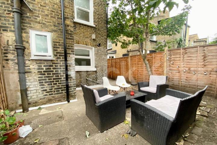 Generous period house, two bathrooms & patio garden Ethnard road, Peckham