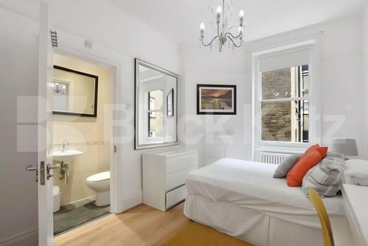 Spacious three double bedroom property with two bathrooms Sandringham Court, Maida Vale