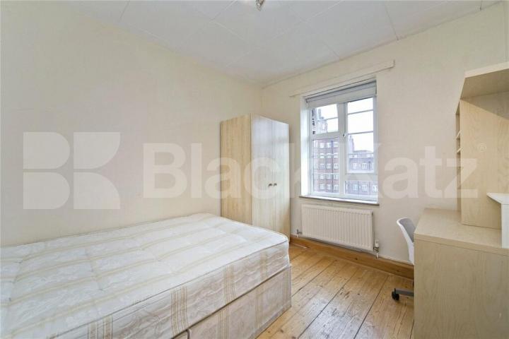 Spacious three bedroom property set in an amazing location  Lewis Street, Camden