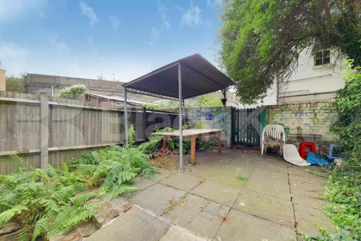 3 double bedroom property perfect for sharers Royal College Street, Camden