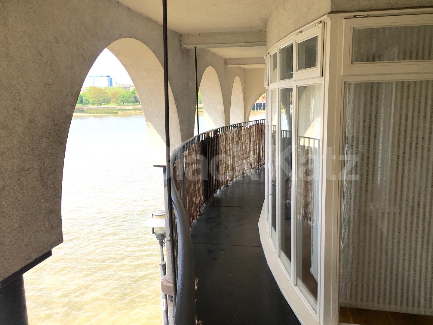 			UNDER OFFER , 3 Bedroom, 1 bath, 1 reception Apartment			 Bellamys Court. Abbotshade Road , Rotherhithe