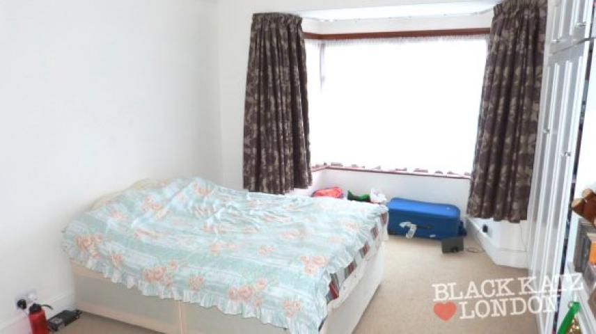 			NEW INSTRUCTION, 4 Bedroom, 1 bath, 1 reception House			 Springcroft Avenue, EAST FINCHLEY