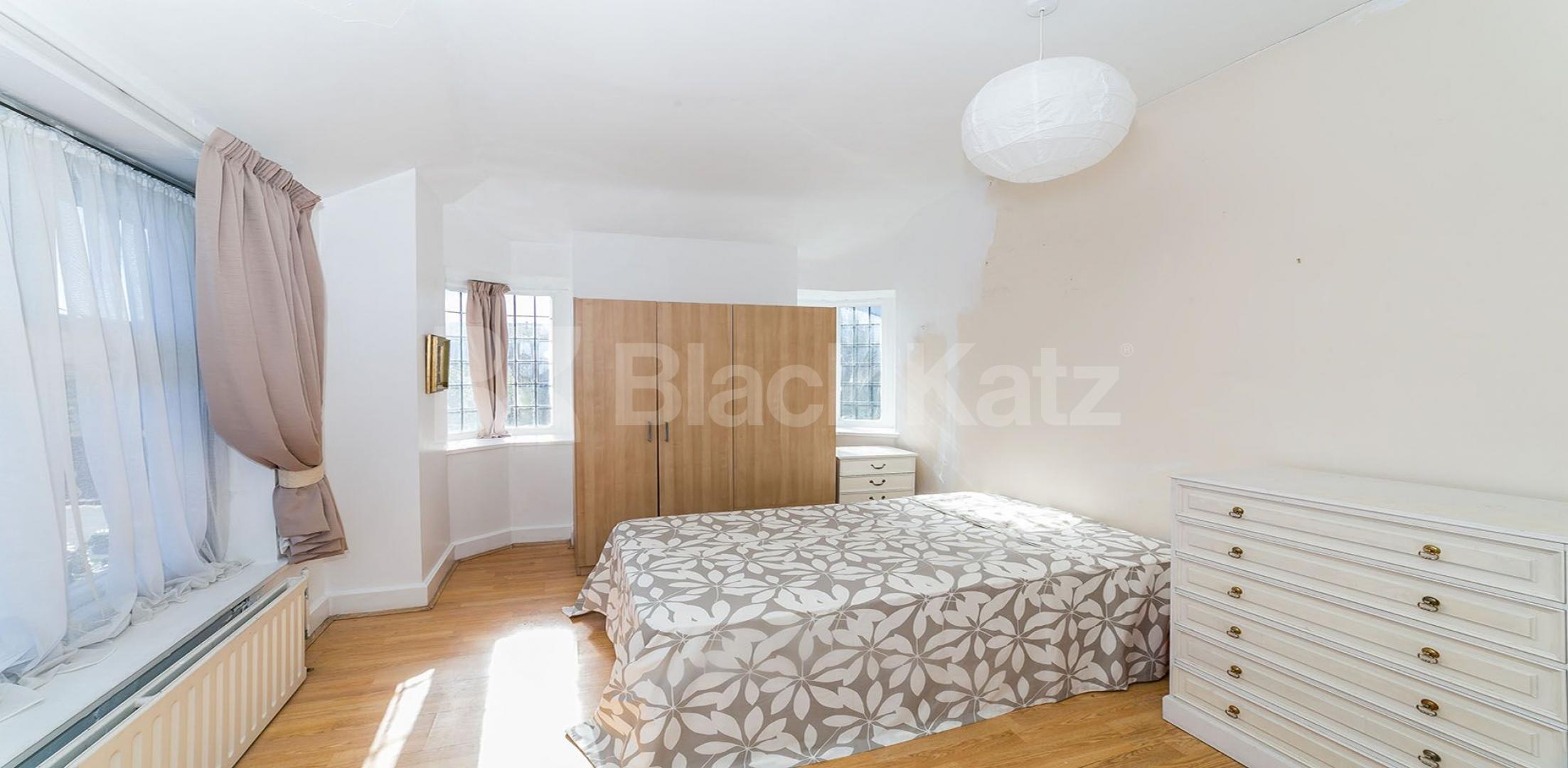 			New Instruction!, 2 Bedroom, 1 bath, 1 reception Flat			 Great North Road, HIGHGATE